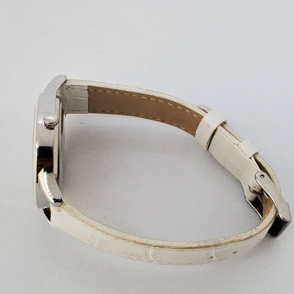 University of Wisconsin Badgers Women's Watch 34MM White Dial Bands New Battery - Picture 9 of 13